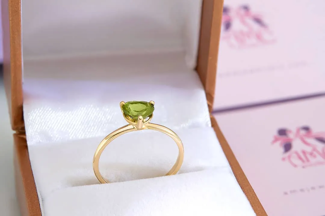 6mm Heart-cut Peridot Ring in 14K Yellow Gold
