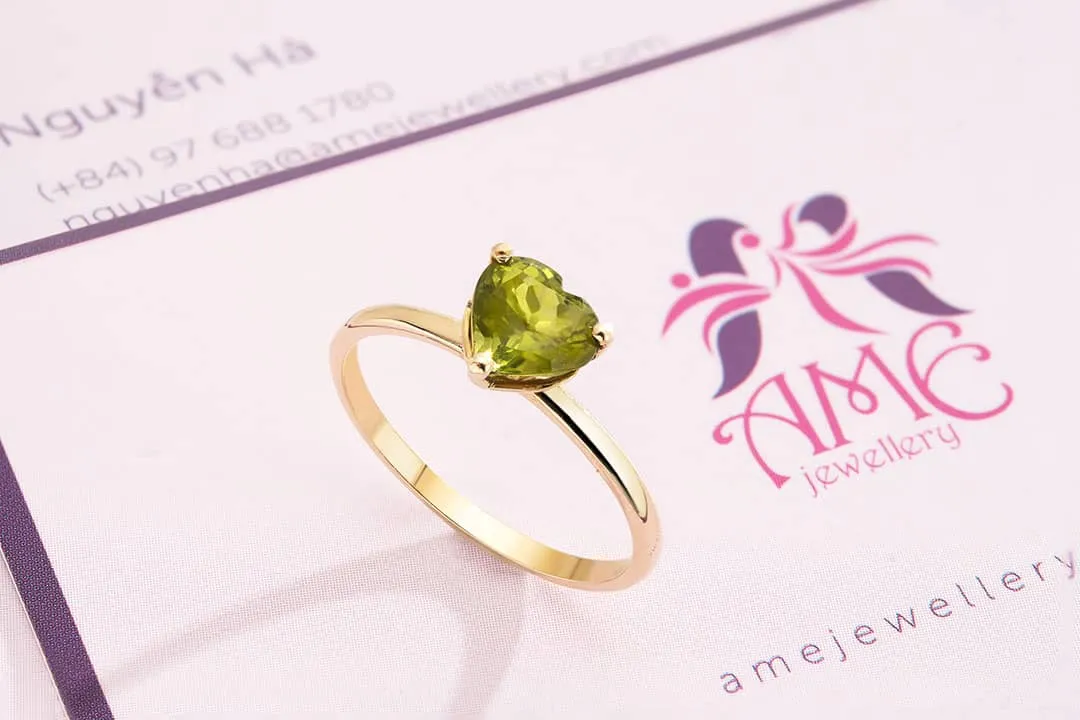 6mm Heart-cut Peridot Ring in 14K Yellow Gold