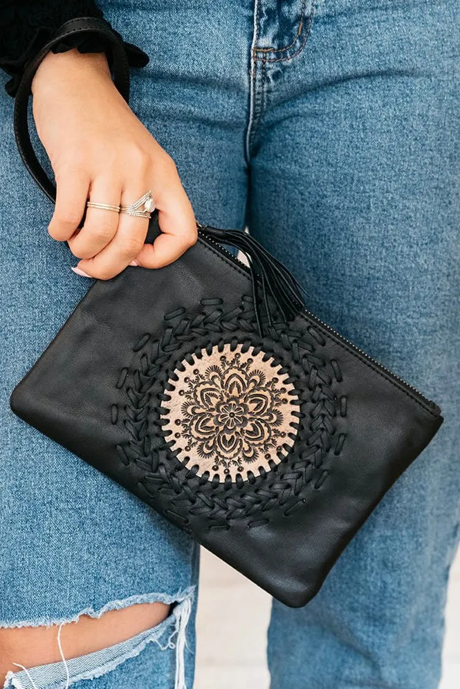 ALOHA TASSEL CLUTCH VINTAGE BLACK