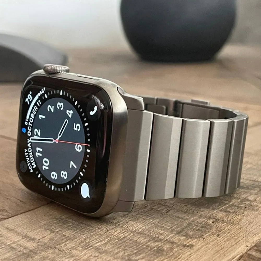 Apple Watch Ultra 2 49mm Titanium Alloy Watch Strap