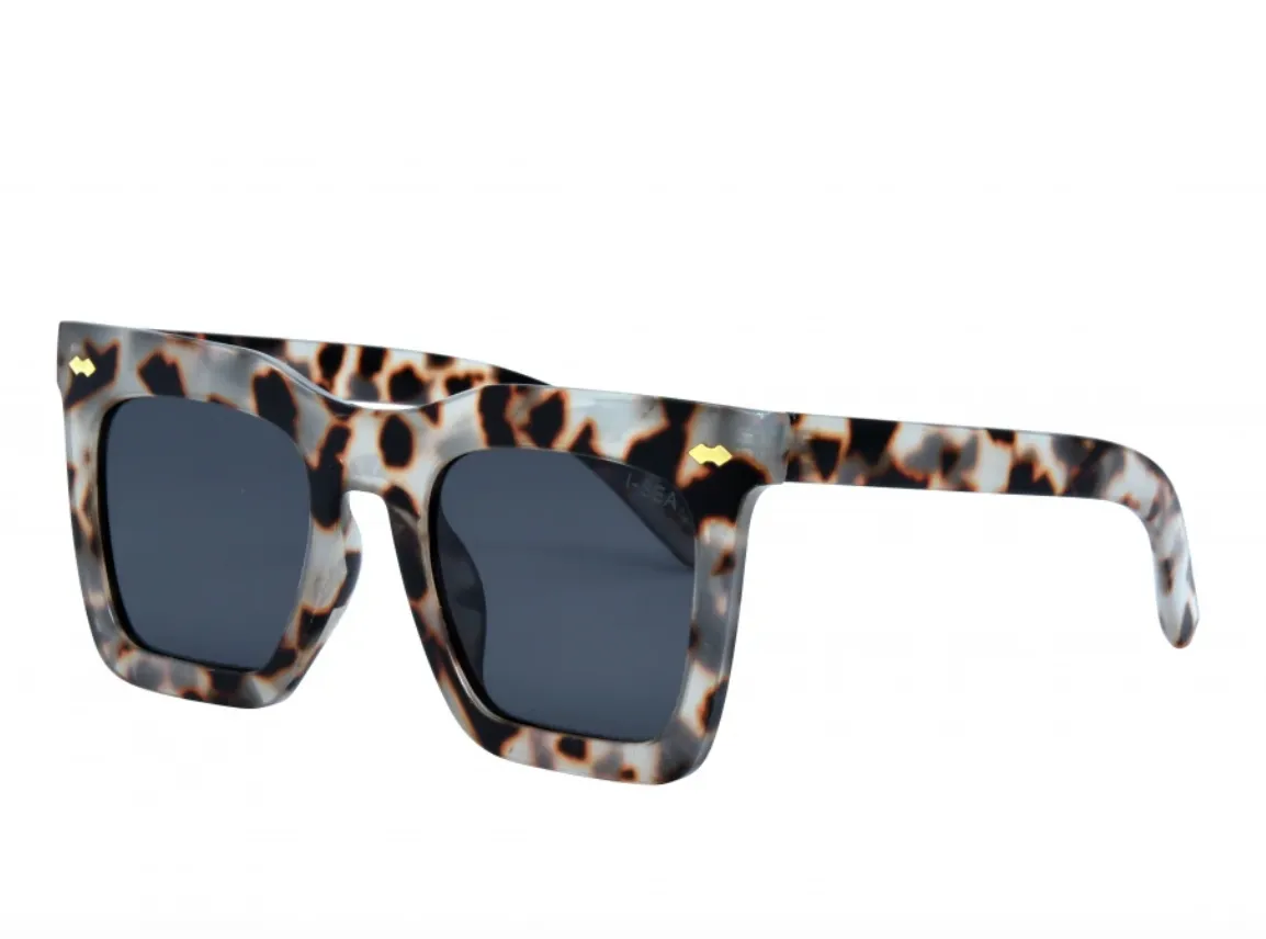 Maverick (Snow Tort/Smoke)